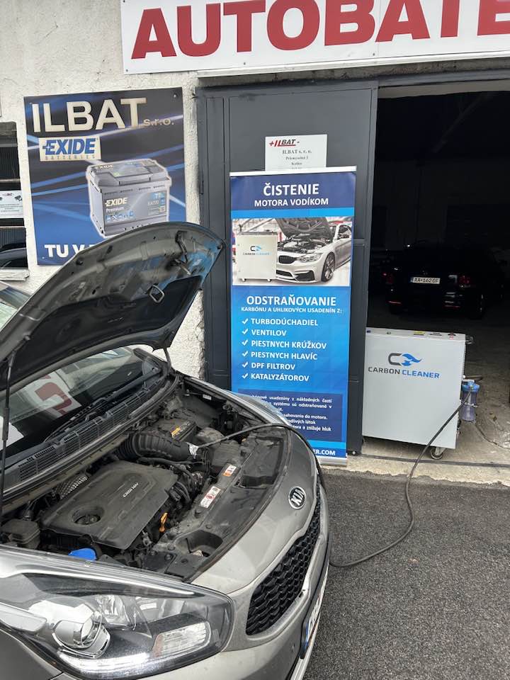 Dekarbonizácia motora vodíkom — vozidlo pripojené na prístroj Carbon Cleaner na prevádzke ILBAT v Košiciach (19 z 19)