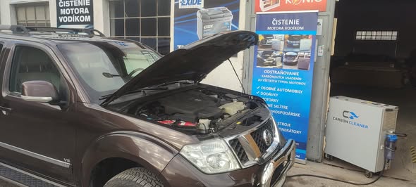 Dekarbonizácia motora vodíkom — vozidlo pripojené na prístroj Carbon Cleaner na prevádzke ILBAT v Košiciach (2 z 19)